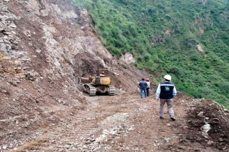 Apurímac: supervisan apertura de 6 kilómetros de trocha carrozable en el sector de Chaccama – Pomacocha